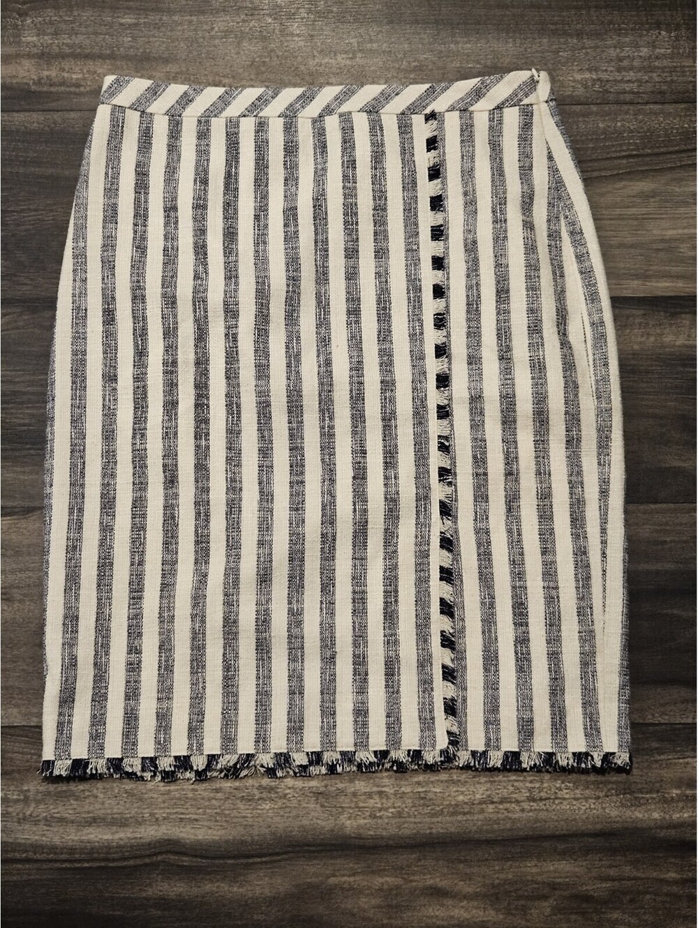 Banana Republic Chambray Skirt Women’s Size 14 Lined Stripes Hidden Zipper Slit